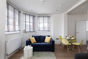 Smart TV - Flat 4 · home.ly – Central London Apartment West End (Greater London)