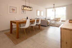 Dining - Modern 3 bed in Casa Banderas, La Cala De Mijas (La Cala de Mijas)