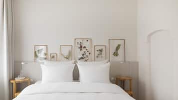 1 camera, una cassaforte in camera, con stile personalizzato