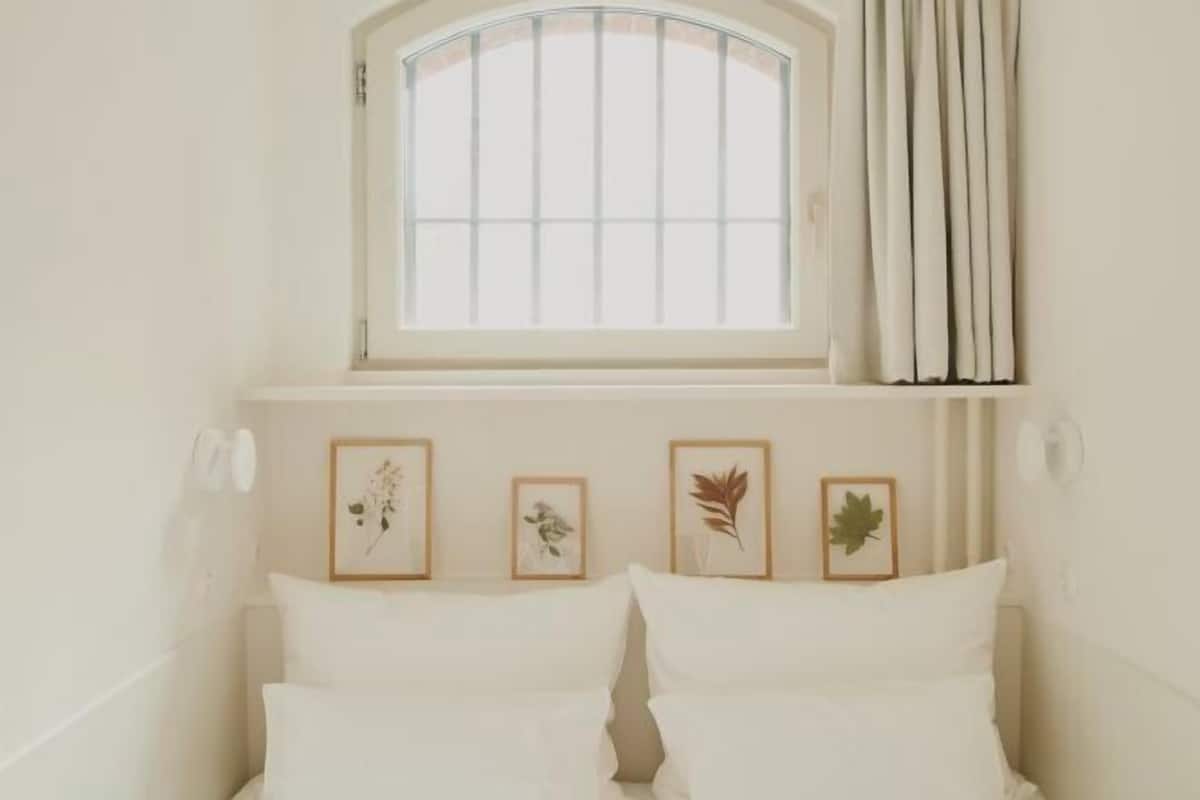 In-room safe, desk, iron/ironing board (on request), WiFi (free)