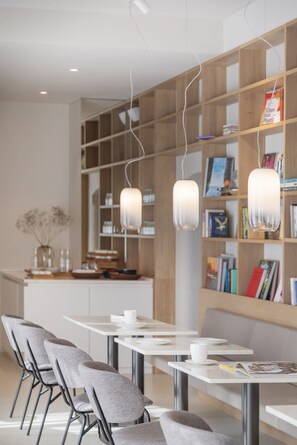 Daily continental breakfast (EUR 25 per person) - Wilmina Hotel (Berlin)