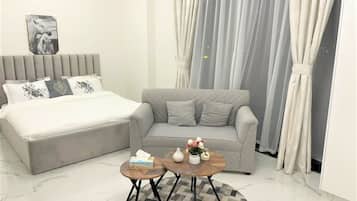 ์ํํธ (0 Bedroom) | ๊ฑฐ์ค ๊ณต๊ฐ | ์์ฑ ์ฑ๋ ์์ฒญ์ด ๊ฐ๋ฅํ 1cm ํ๋ผ์ค๋ง TV, TV