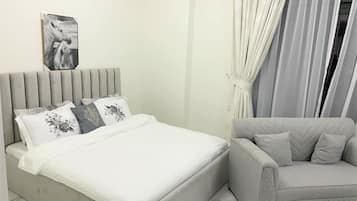 ์ํํธ (0 Bedroom) | ๊ฑฐ์ค ๊ณต๊ฐ | ์์ฑ ์ฑ๋ ์์ฒญ์ด ๊ฐ๋ฅํ 1cm ํ๋ผ์ค๋ง TV, TV