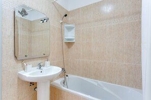 Apartment | Bathroom