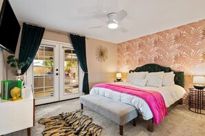 3 bedrooms, desk, iron/ironing board, travel cot