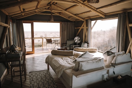 Tent | In-room safe, bed sheets. Teufelskrallen Lodge