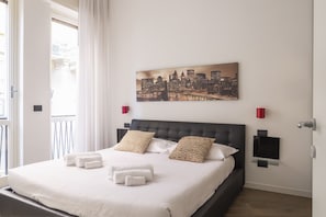 2 bedrooms, iron/ironing board, WiFi, bed sheets - Groovy Apartment: nice, modern and quiet house in the heart of Milan - 4 guests  (Milano)