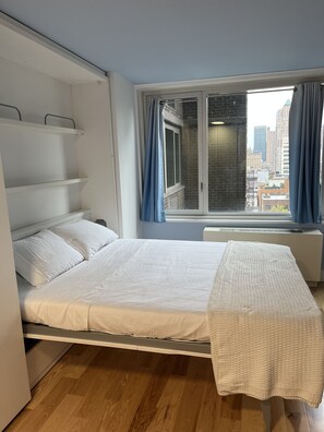 1 habitación, tabla de planchar con plancha y wifi gratis 