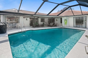 A heated pool - Waterfront 3BR Marco Island home with heated pool and WiFi. (Marco Island)