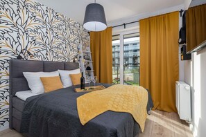 1 bedroom, iron/ironing board, travel crib, WiFi