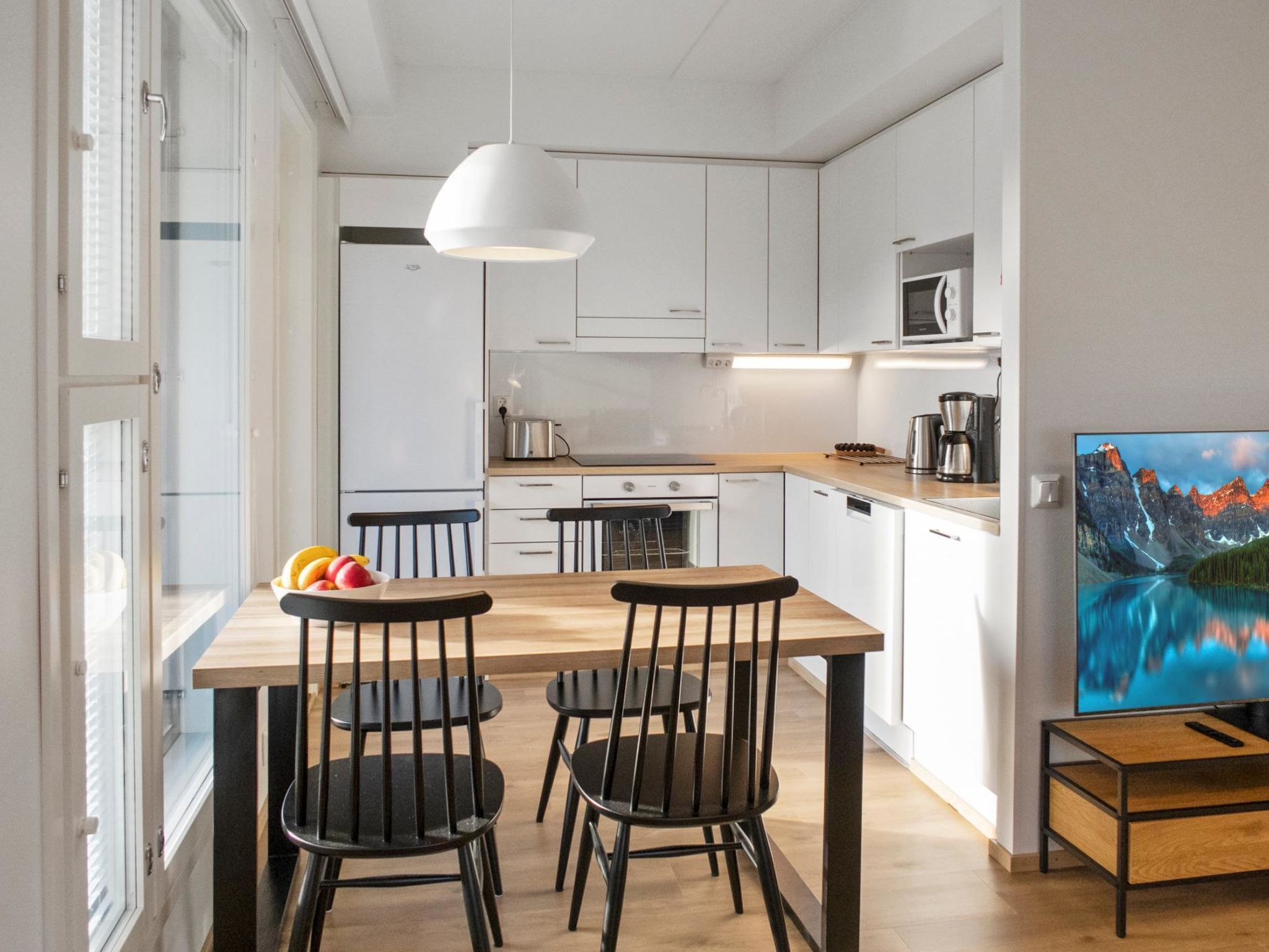 Jääkaappi, mikroaaltouuni, astianpesukone