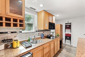 Fridge, microwave, oven, stovetop - Sun Filled & Cheerful Apartment by Cornell Campus | Play Foose Ball (Ithaca)