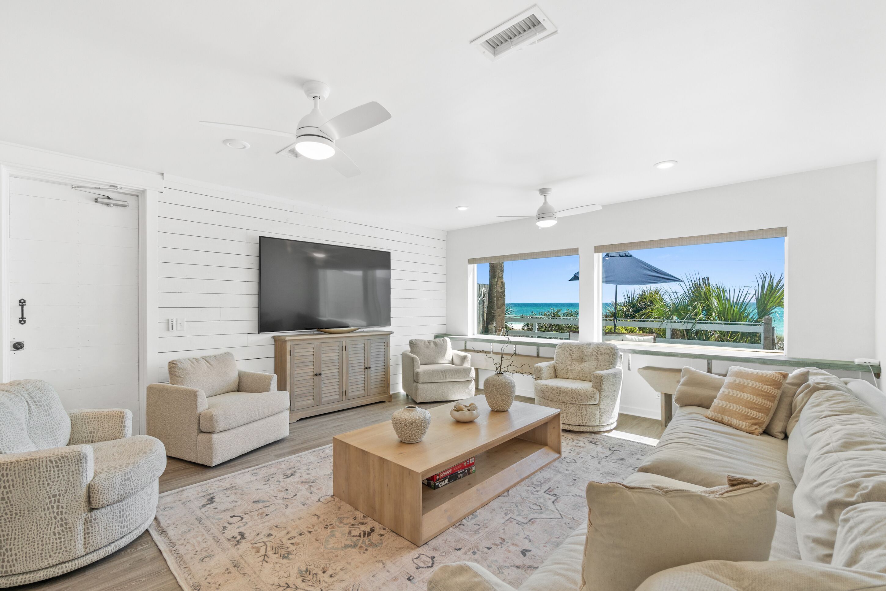 Beachfront Huge Beach House - Sleeps 48 - Family Tides - West End