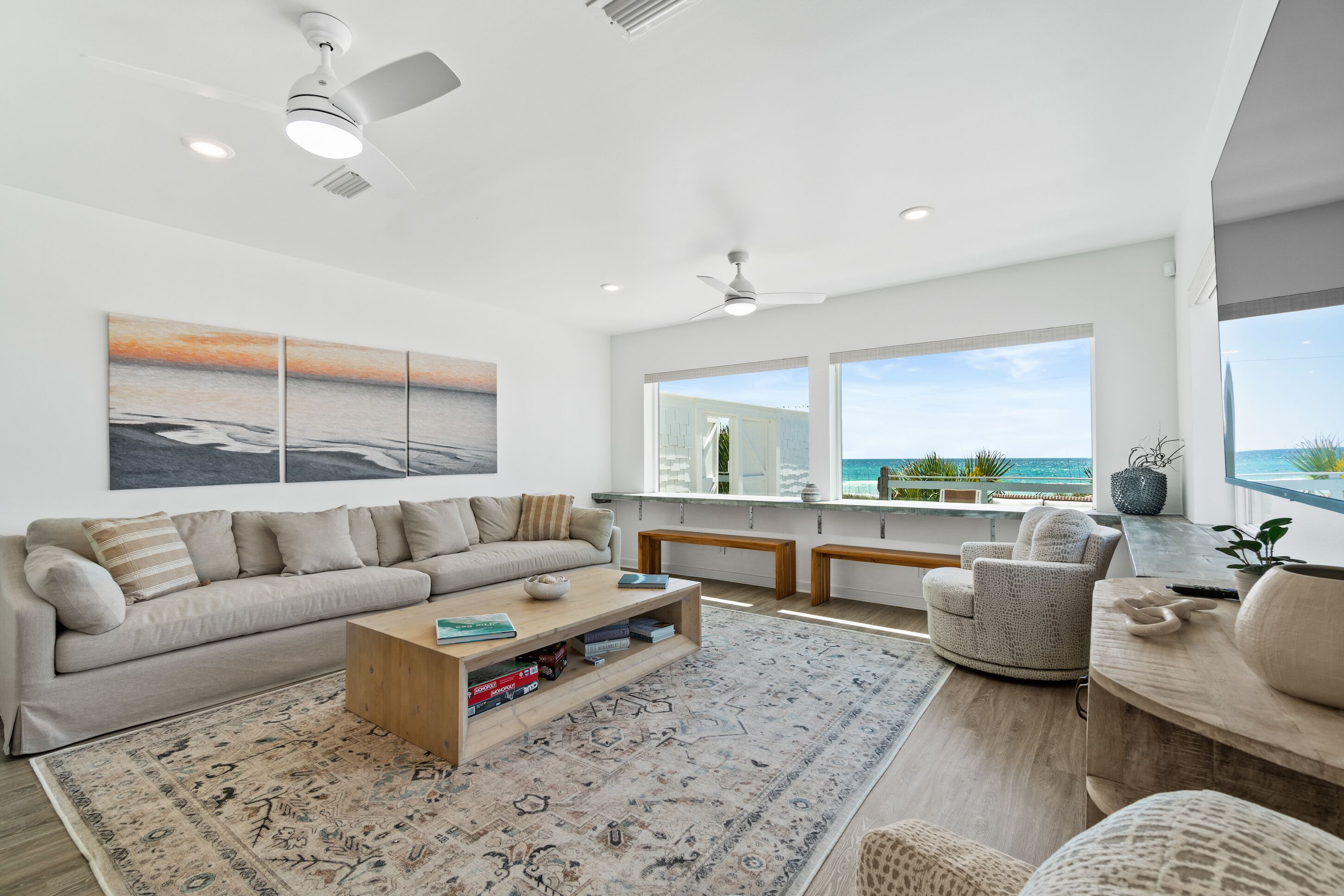 Beachfront - Beach House - Sleeps 24 - Family Reunion, Small Weddings, Book Now