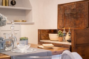 Junior Studio Suite | Living area | 24-inch LCD TV with digital channels, TV