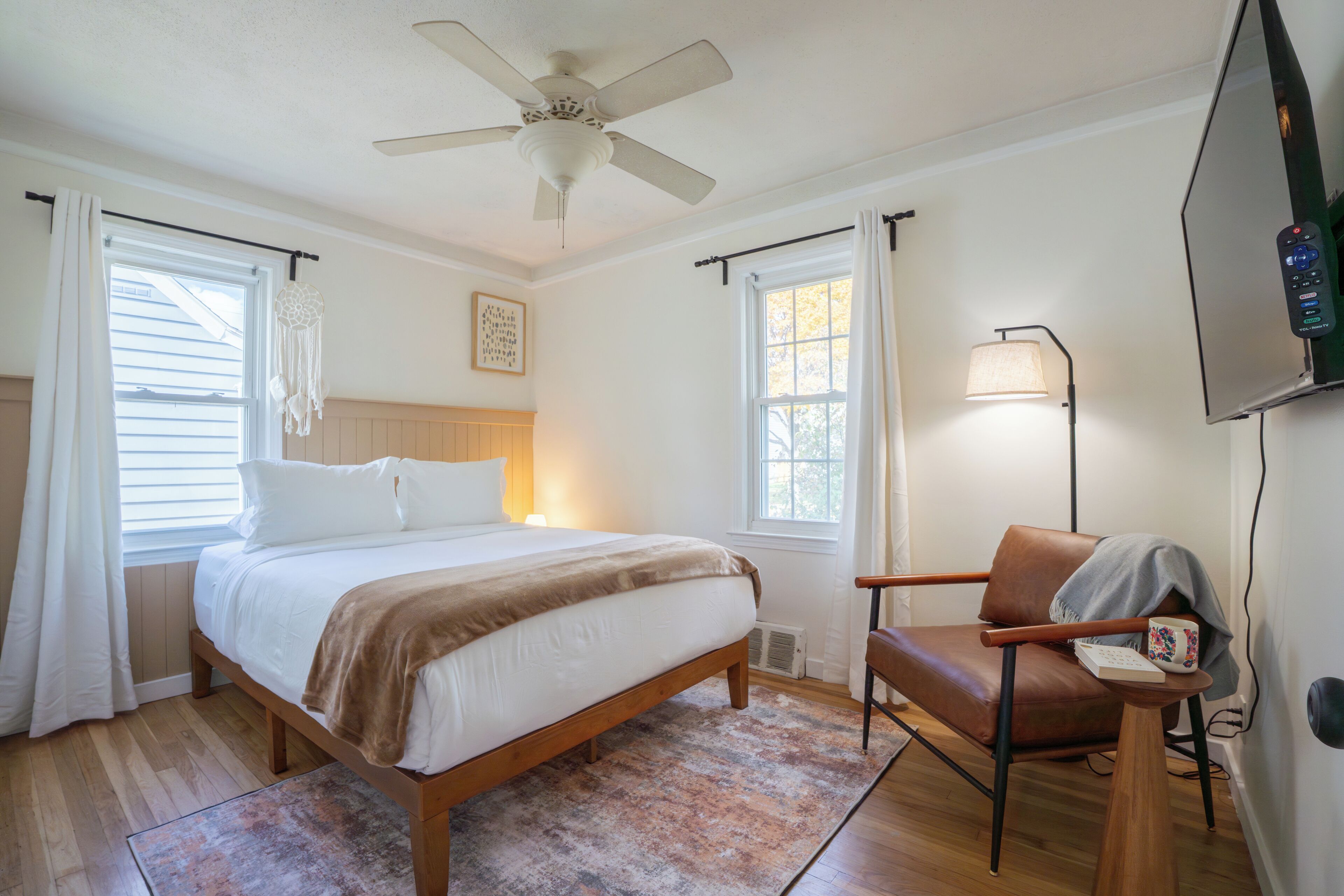 3 soveværelser, skrivebord, strygejern/strygebræt, weekendseng