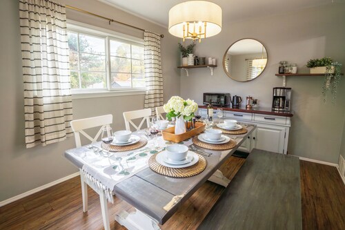 The Woven Oak - Gorgeous & Cozy Cottage with Game Room, Bar & 2 Full Baths