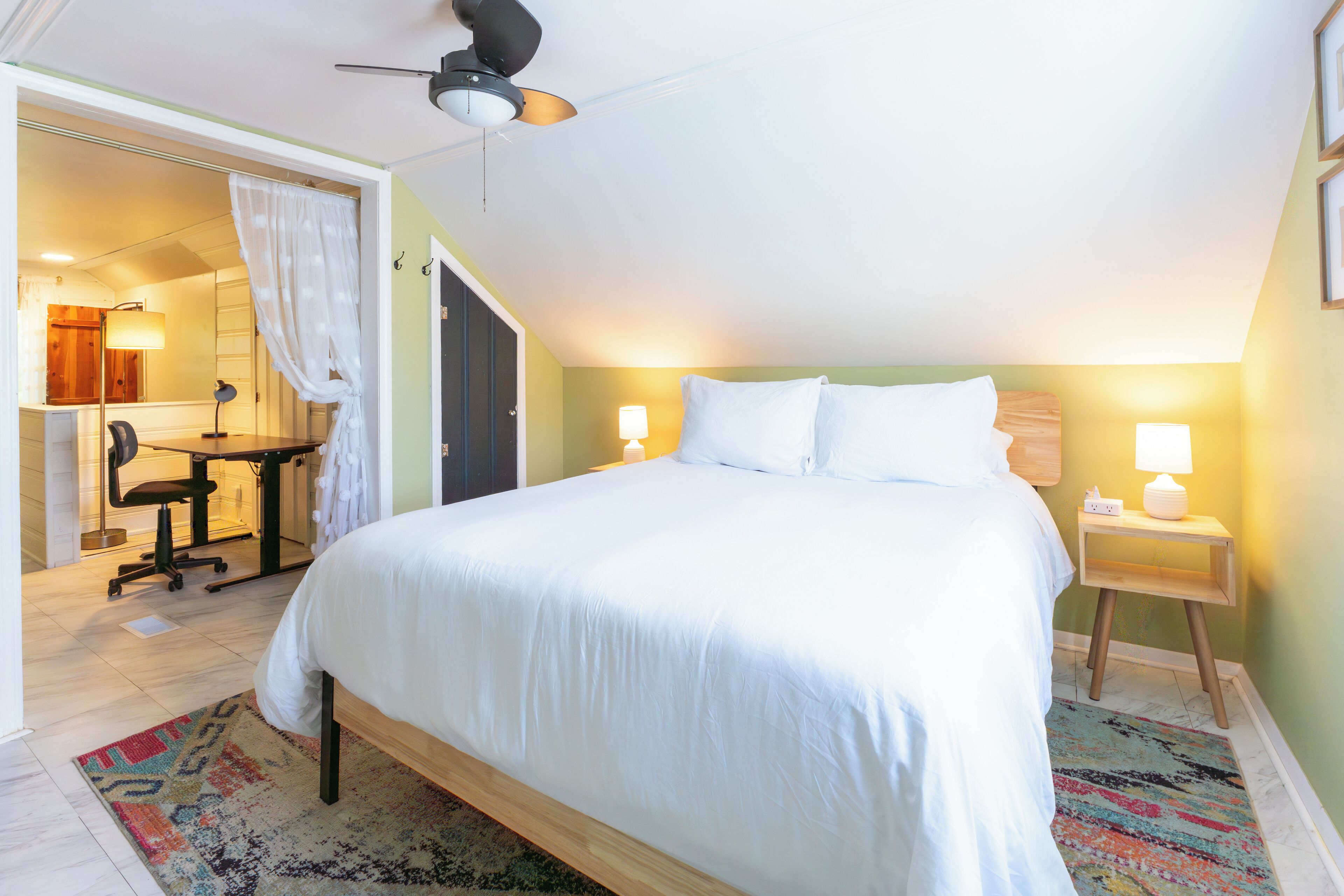 3 Schlafzimmer, Schreibtisch, Bügeleisen/Bügelbrett, Reisekinderbett
