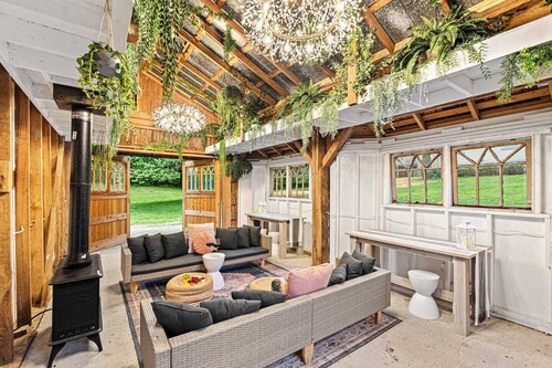 Multi-Family Haven! 22ppl, Hot Tub, Golf