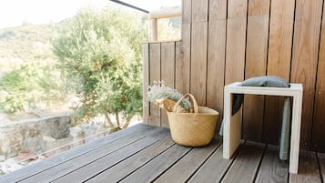 Apartment | 1 bedroom, minibar, in-room safe, desk