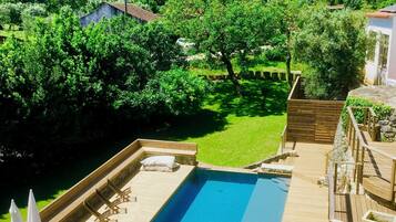 Alberca al aire libre por temporada