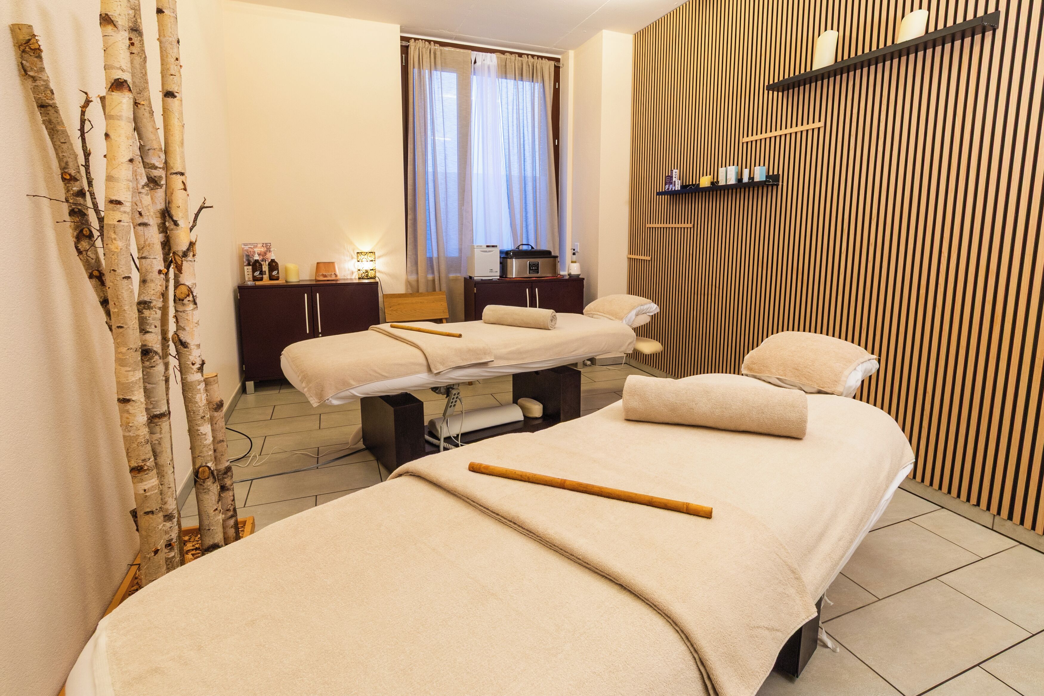 Sauna, bain à remous, hammam, soins corporels, soins d'aromathérapie