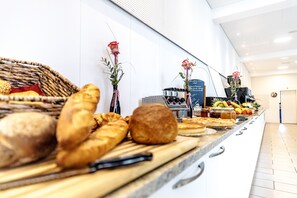 Desayuno continental incluido todos los días