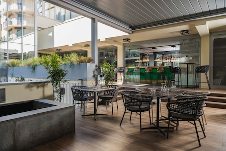Breakfast and dinner served, Italian cuisine. IQ Hotel Firenze