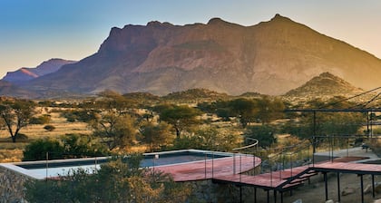 Hohenstein Lodge l Ondili