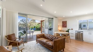 Smart TV - Park Lane - 4B Wattle Street (Evans Head)