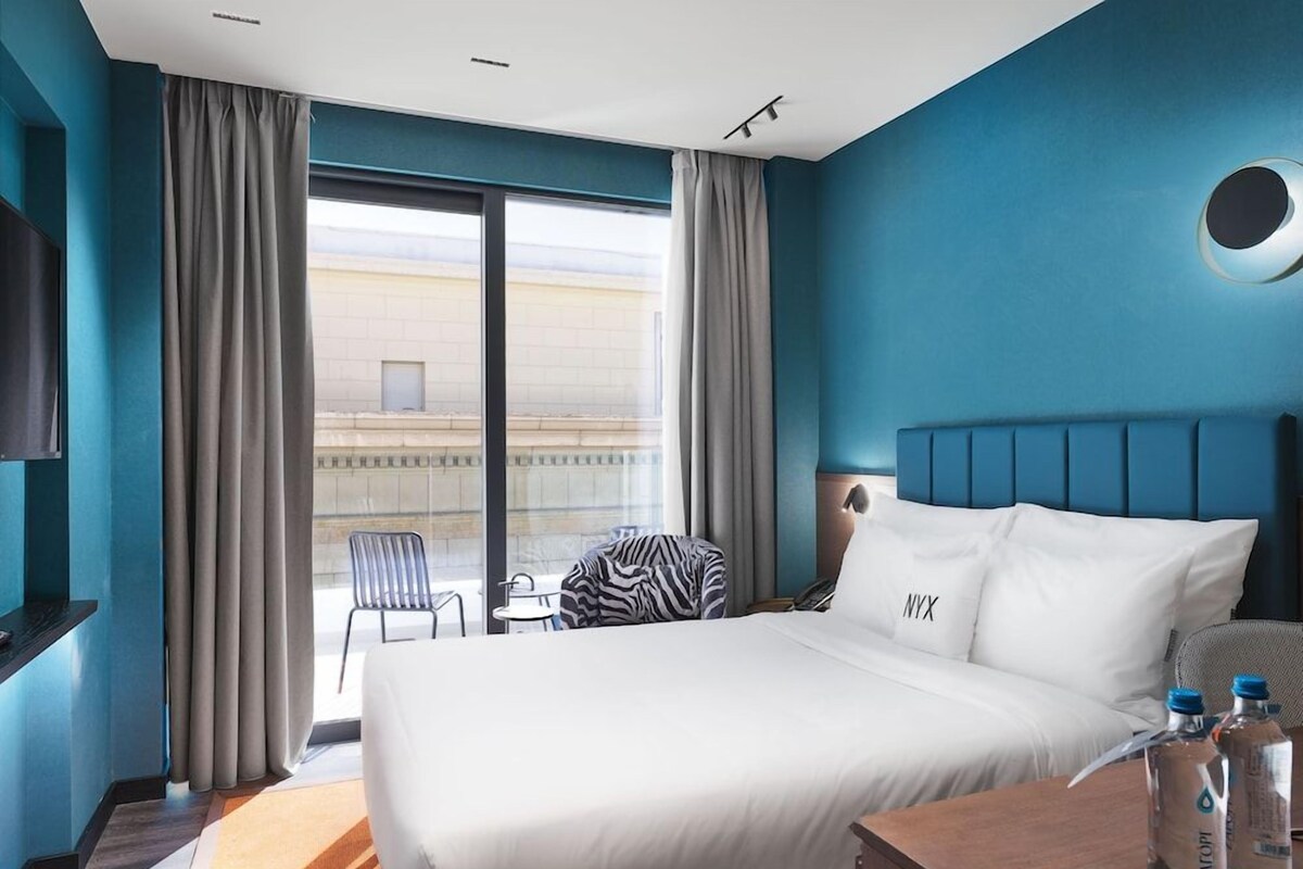Hypo-allergenic bedding available, minibar, in-room safe, desk