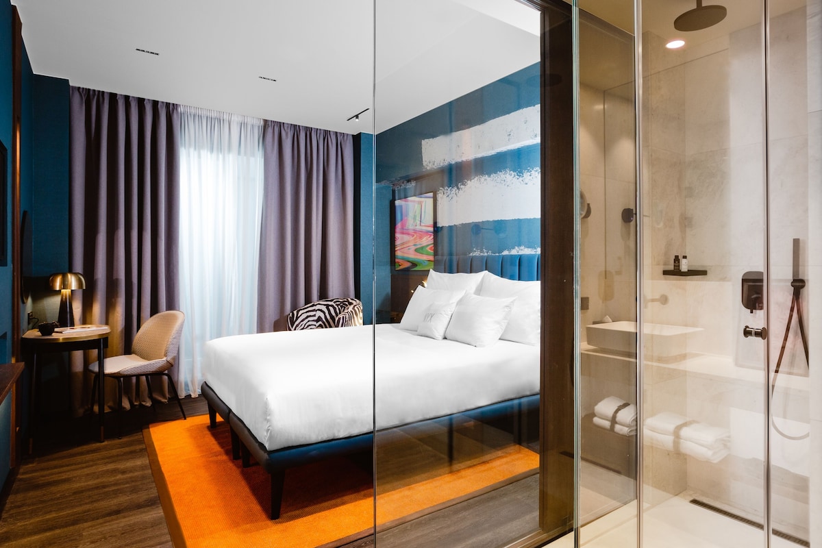 Literie hypoallergénique, minibar, coffres-forts dans les chambres