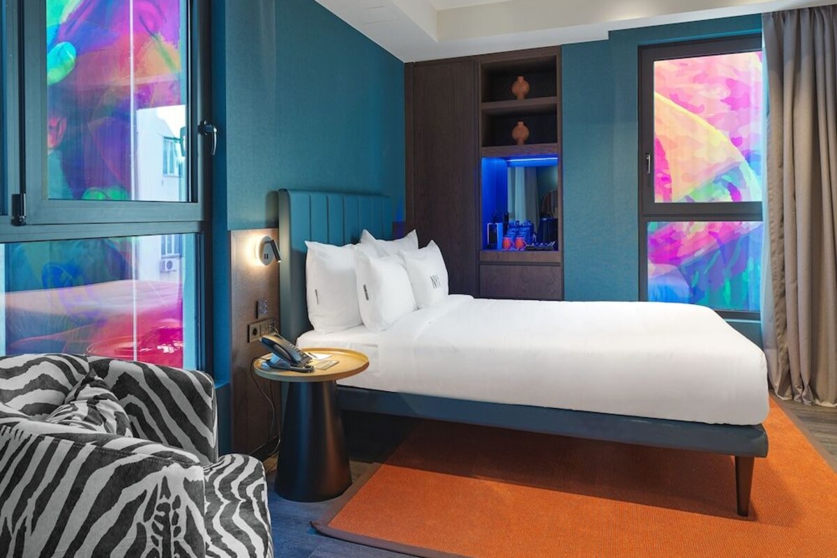 Literie hypoallergénique, minibar, coffres-forts dans les chambres