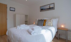 4 chambres, fer et planche à repasser, accès Internet