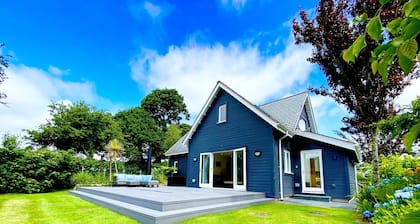 Luxury 4 bed detached villa, minimum 3 bathrooms, large open plan lounge/kitchen/dining area.