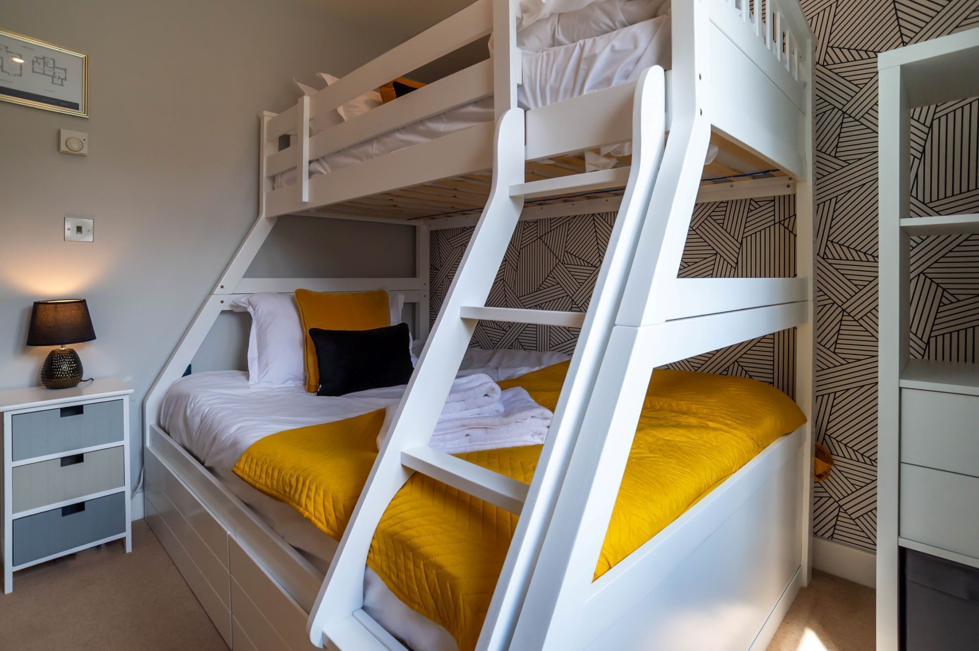 4 soveværelser, internetforbindelse