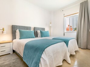 3 chambres, fer et planche à repasser, Wi-Fi, literie fournie