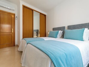 3 Schlafzimmer, Bügeleisen/Bügelbrett, WLAN, Bettwäsche