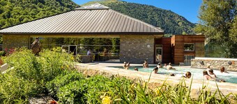 Chalet atmosphere for 4 - 80m from the slopes