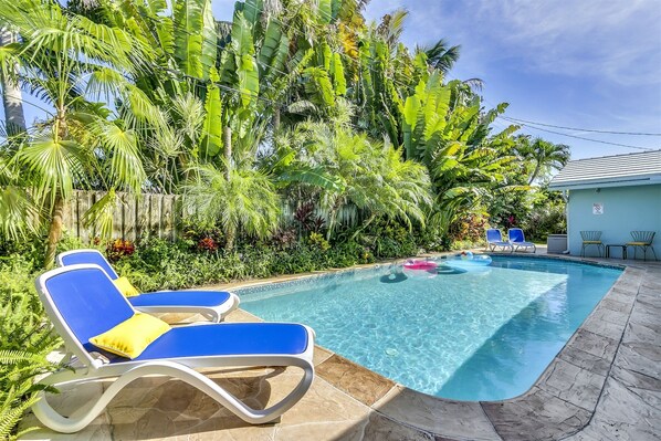 A heated pool - FIFA Perfect | Coral Isle: Heated Pool, Ping-Pong, Near Beach (Fort Lauderdale)