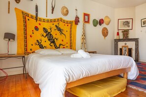 5 bedrooms, iron/ironing board, free WiFi