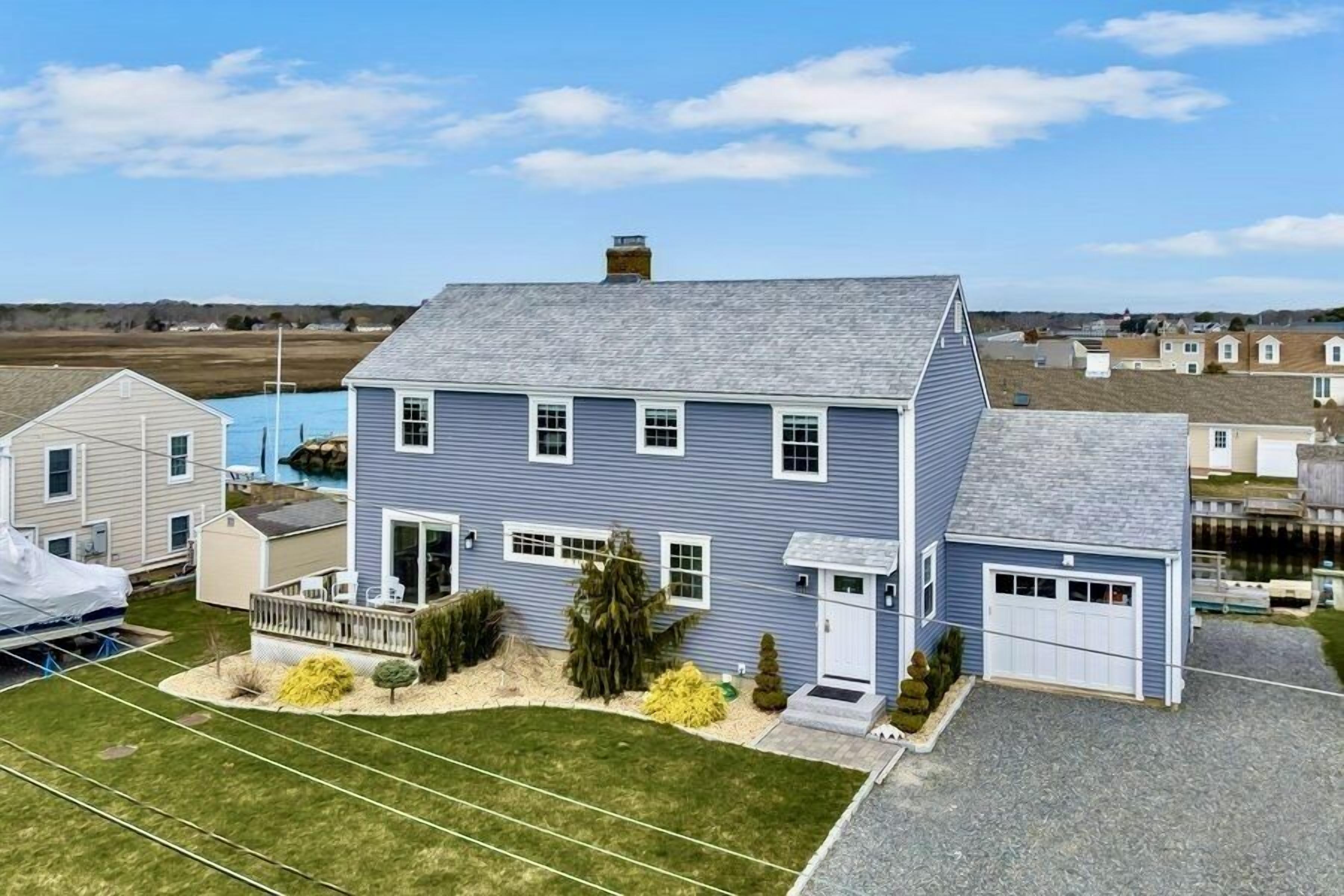 Gateway Isles Waterfront Home With Dock RPAM078