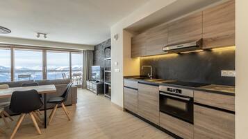 Réfrigérateur, micro-ondes, lave-vaisselle, cafetiÚre/bouilloire