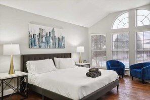 5 bedrooms, iron/ironing board, WiFi, bed sheets