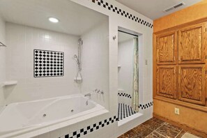 Shower, hair dryer - A-Frame Of Mind on Beech Mountain (Beech Mountain)