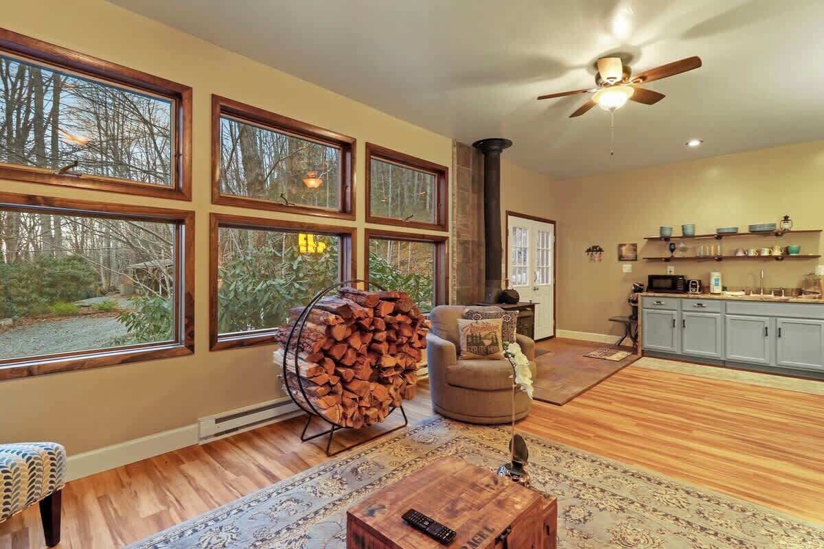 Télévision, cheminée