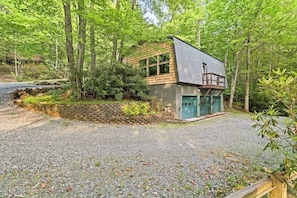 Exterior - Cozy Mountain Escape in Beech Mountain (Beech Mountain)