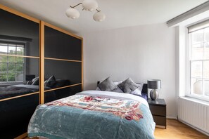 2 bedrooms, iron/ironing board, free WiFi