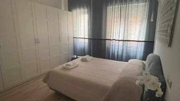 2 多间卧室、熨斗/熨衣板、旅行婴儿床、WiFi