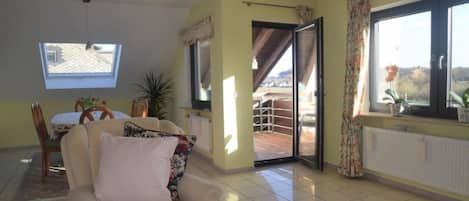 Smart TV, books, stereo